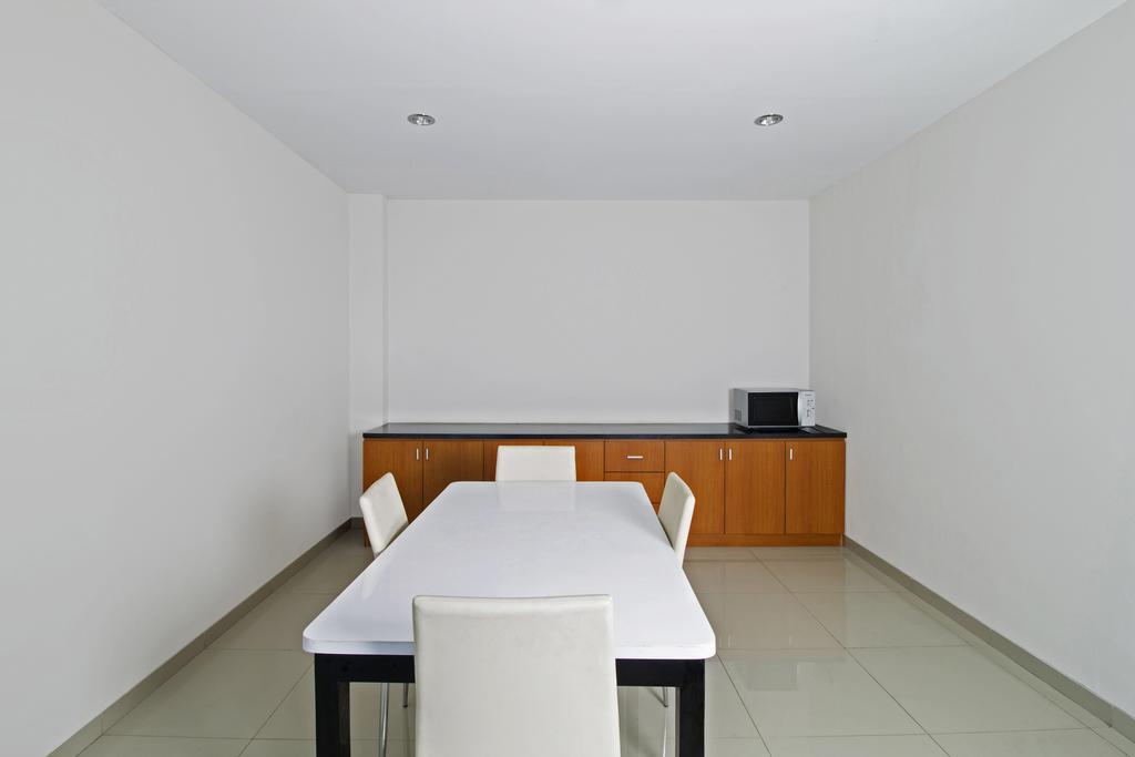 Reddoorz Plus @ Setiabudi Tengah Τζακάρτα Εξωτερικό φωτογραφία